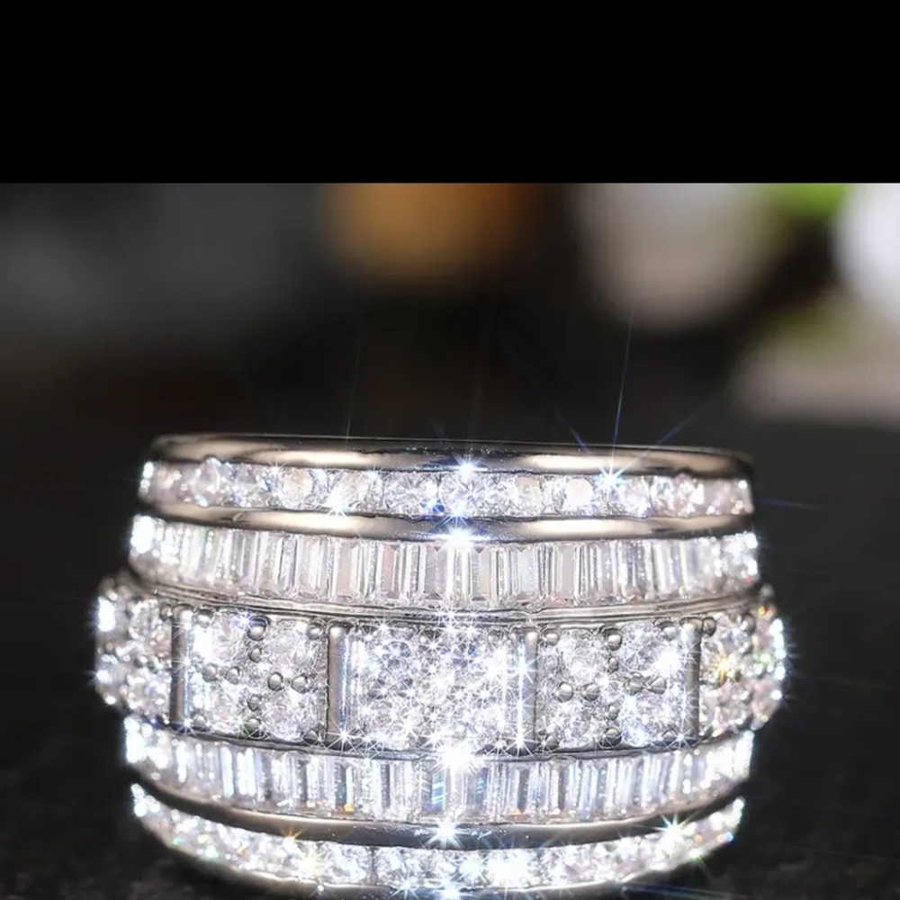 Elegant Silver Women's Ring - Picture 5 of 5